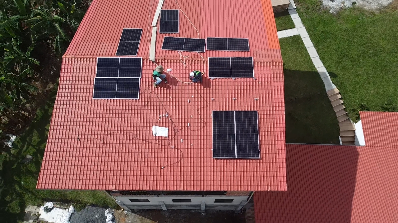Instalaciones Solares Fotovoltaicas, Instalaciones Eléctricas y Mantenimiento Integral
