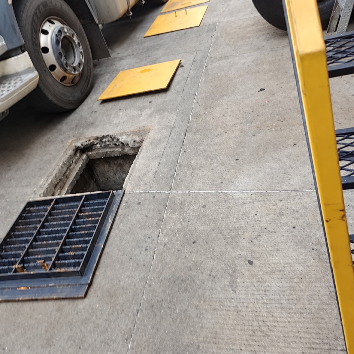 Limpieza de cajas de paso, sondeo de tuberías y servicio de vactor