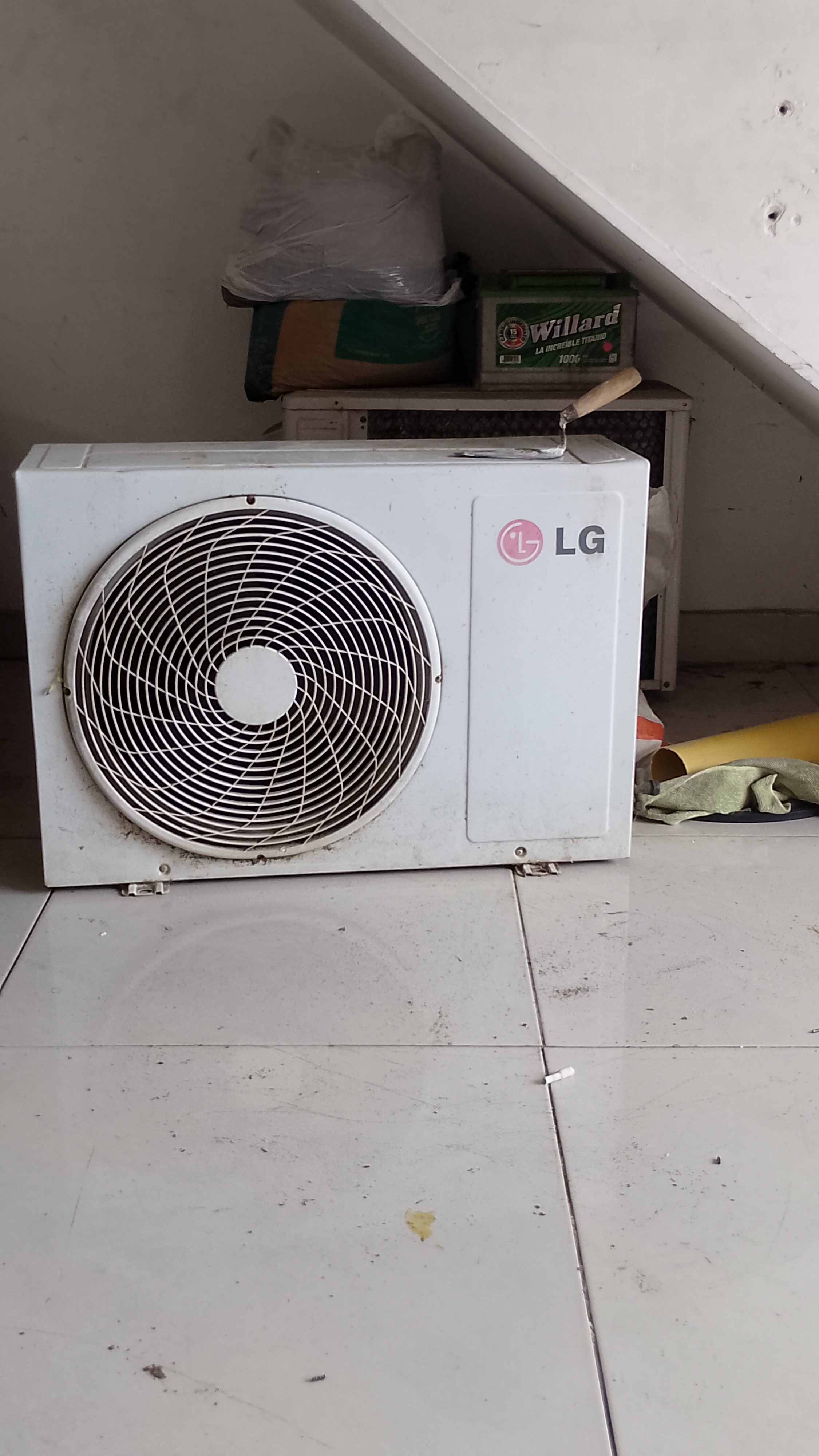 Condesadora royal 12 mil btu a 220 voltios
