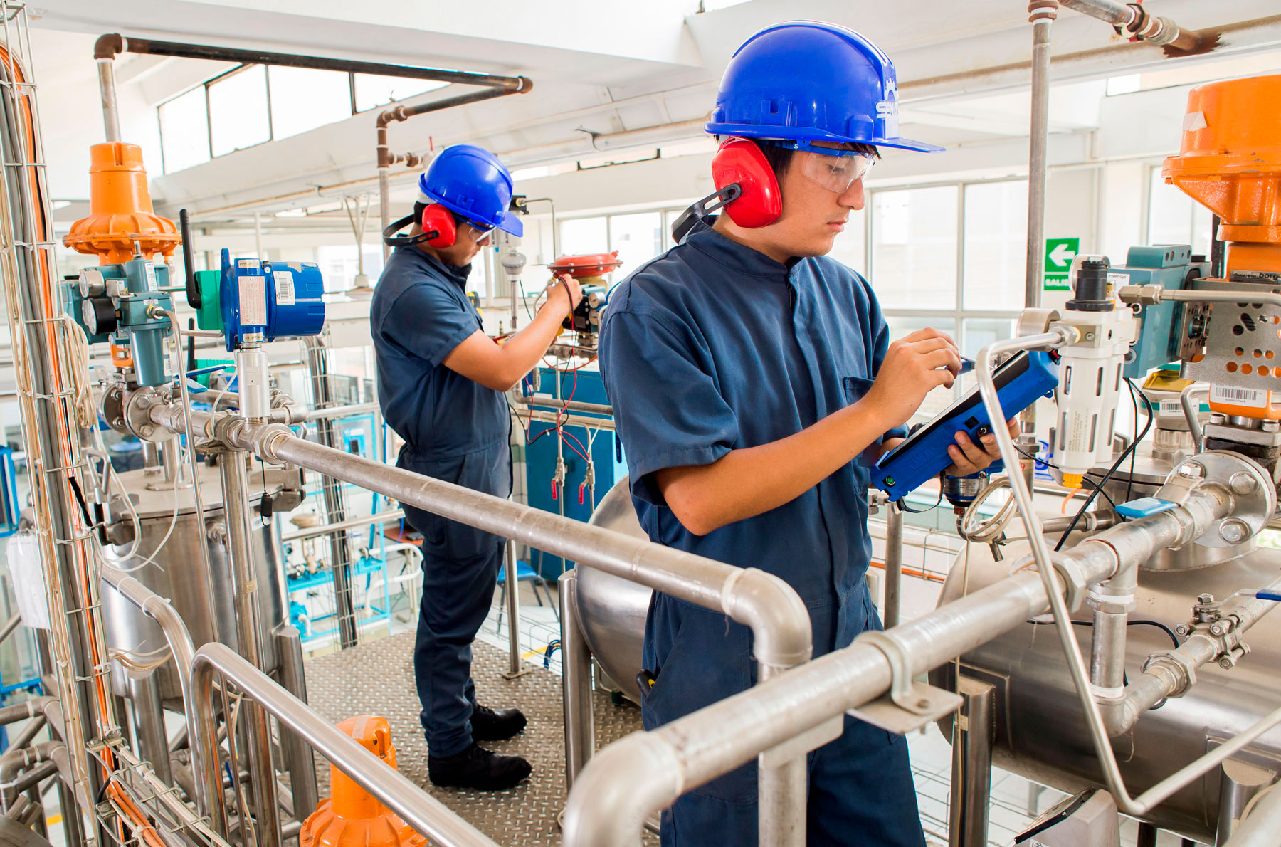 Programación PLC, HMI, Variadores, Scada